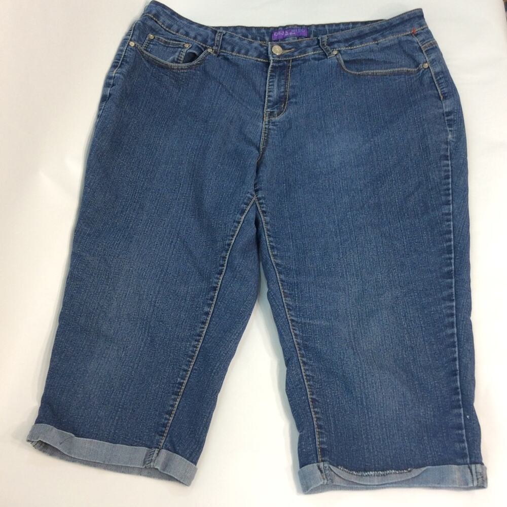 Deja Blue Women's Plus 20 Jeans Capris